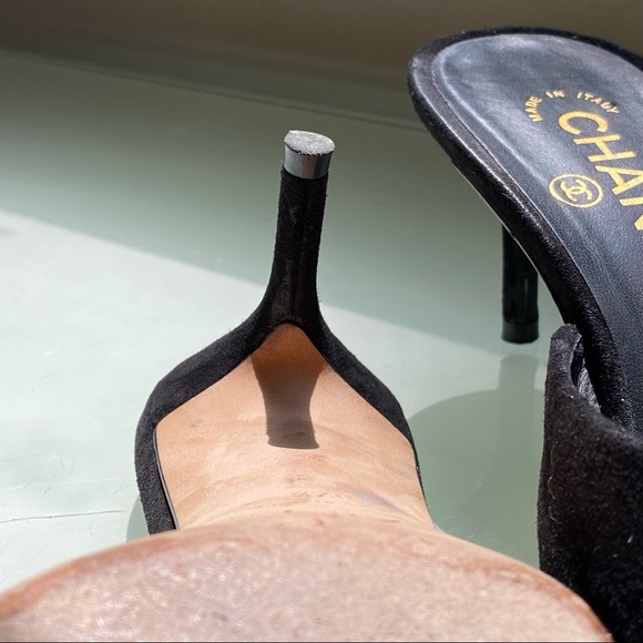 CHANEL Suede Cap Toe Interlocking CC Mules 7.5US - Picture 15 of 17